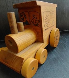Vintage Toystalgia Wood Train Coin Bank Music Box